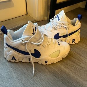 Nike Air Barrage Low